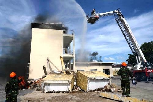 Thao diễn ứng cứu sập đổ công trình