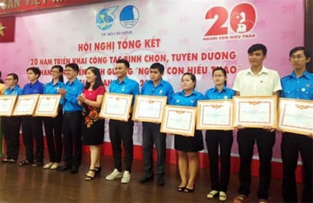 Hơn 59.200 gương điển hình được tuyên dương “Người con hiếu thảo”