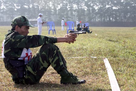 Tưng bừng Hội thao thể dục thể thao toàn quân năm 2011
