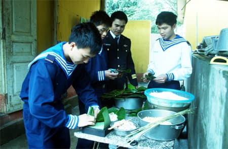 Lính biển đón Tết