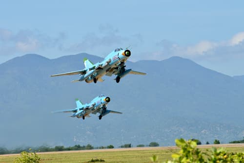 Huấn luyện bay SU22-M4