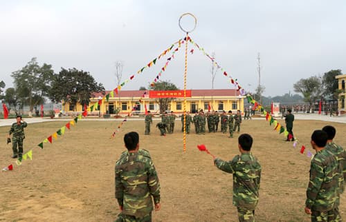 Cuối tuần ở Trung đoàn 692