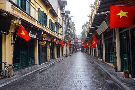 Thanh bình phố cổ Hà Nội sáng Mồng Một Tết
