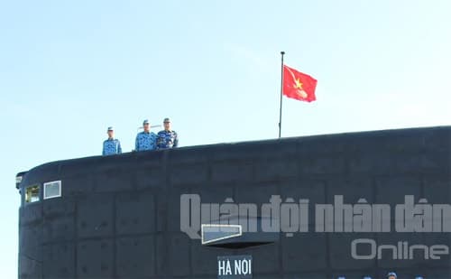 Những hình ảnh đầu tiên của tàu ngầm Hà Nội
