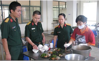 Vì sao bếp an xã hội hóa ở Học viện Kỹ thuật Quân sự được bộ đội đón nhận?