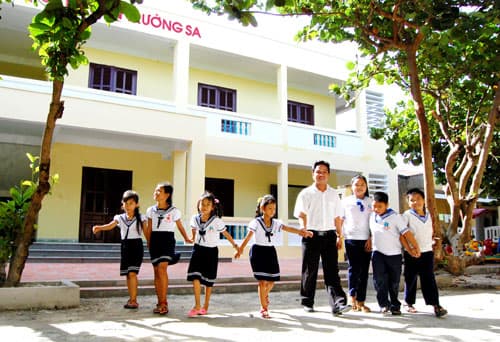 Mùa hè của những “thiên thần” nhỏ ở Trường Sa