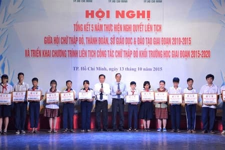 Trao “Trợ cấp học tập” cho 93 học sinh hoàn cảnh khó khăn tại TP Hồ Chí Minh
