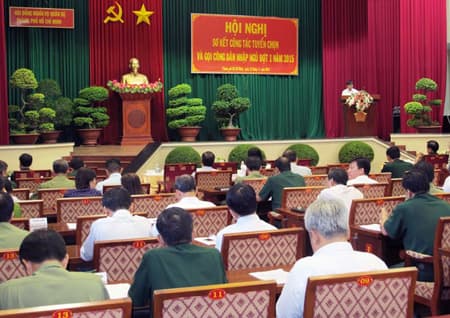 Phấn đấu hơn 35% thanh niên trình độ đại học, cao đẳng nhập ngũ đợt 2-2015