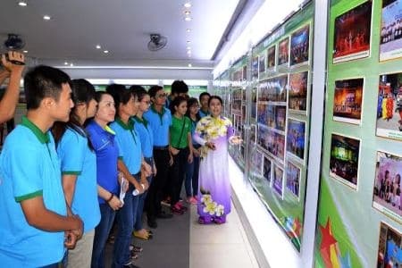 Triển lãm hơn 500 ảnh về hoạt động Nhà Văn hóa Thanh niên TP Hồ Chí Minh