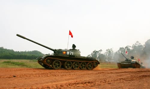 Lính tăng tập trận