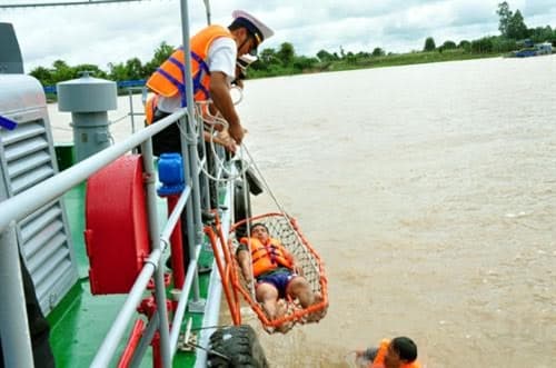 Chiến sĩ Lữ đoàn 962 đảm bảo sự bình yên sông nước
