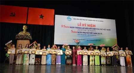 Quỹ Hỗ trợ phụ nữ phát triển kinh tế đón nhận Huân chương Lao động hạng Ba