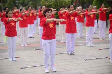 Hơn 2.000 người đồng diễn thể dục dưỡng sinh