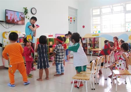 Chăm lo cuộc sống của người dân