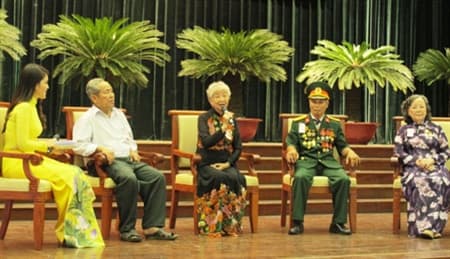 Những cựu tù chính trị làm theo lời Bác
